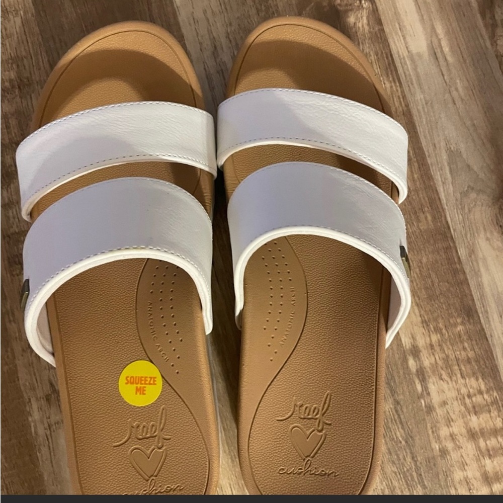 Reef Sz 9 womens Sandals